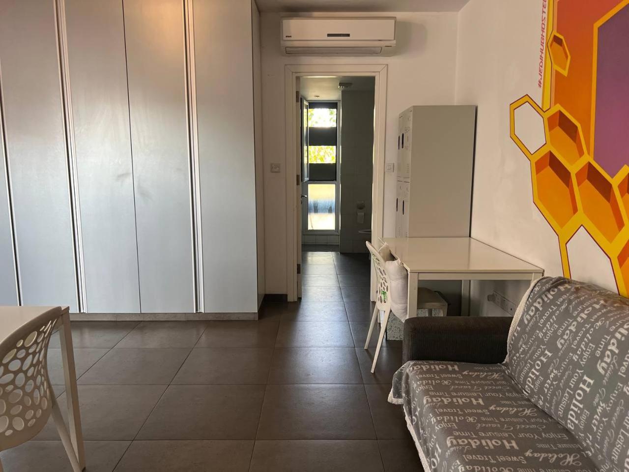 Jedi Hub Hostel Лімасол Екстер'єр фото