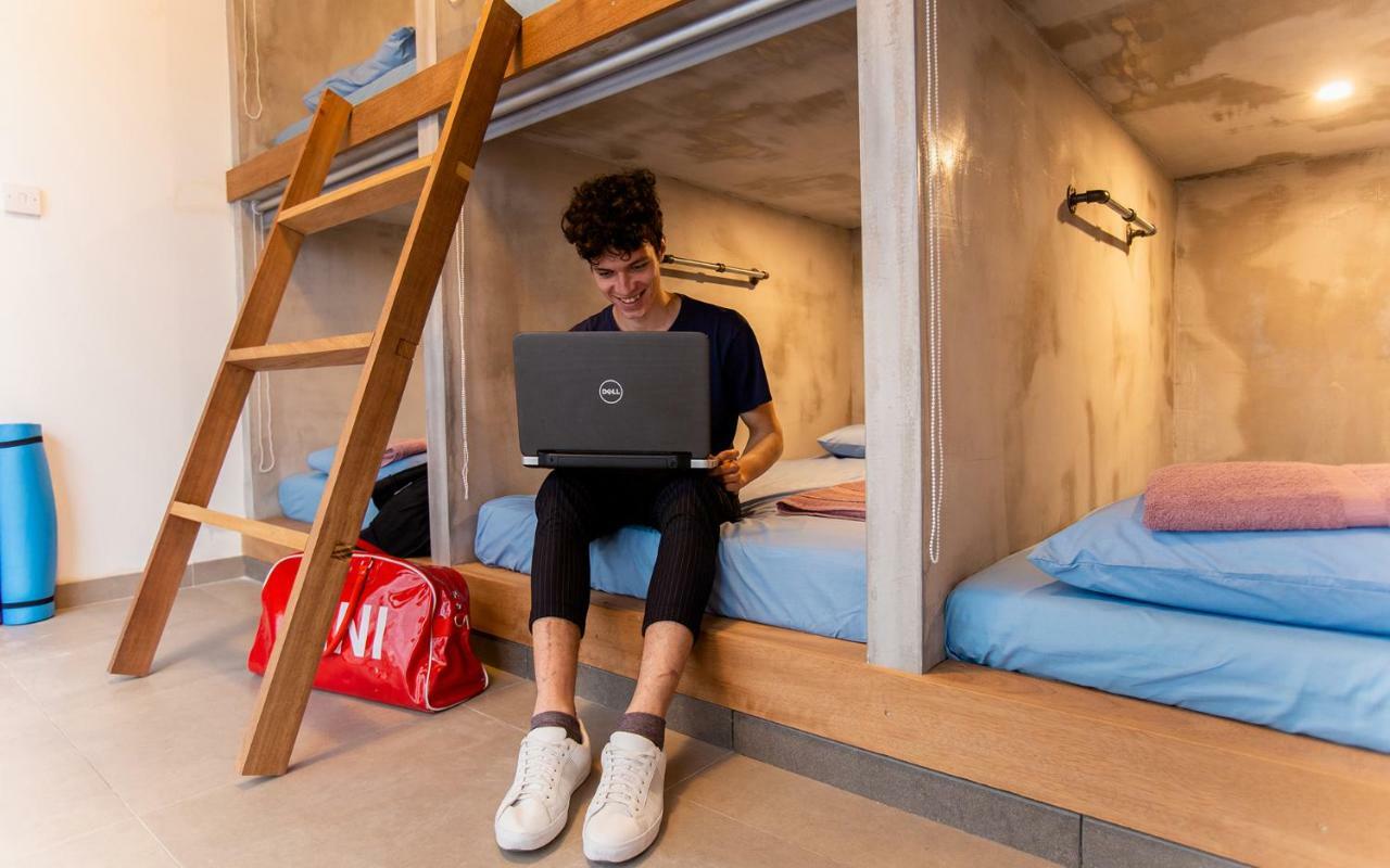 Jedi Hub Hostel Лімасол Екстер'єр фото